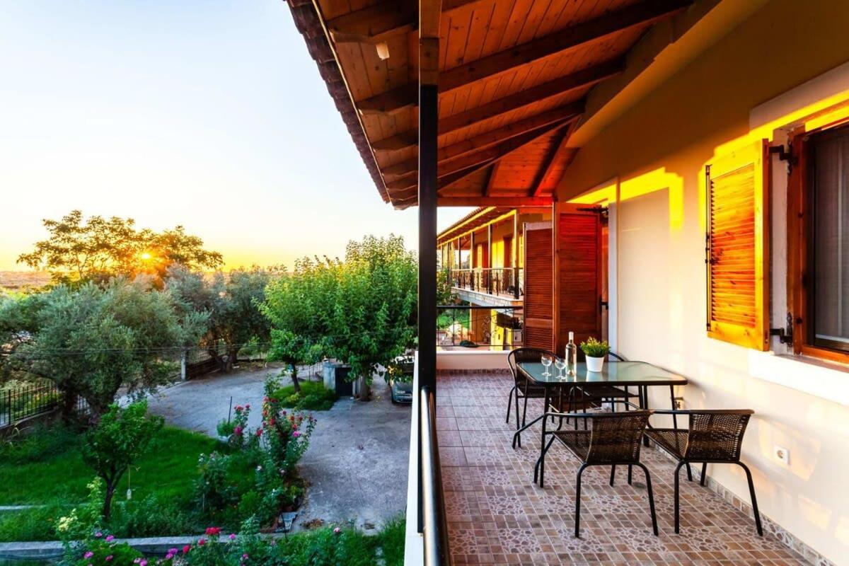 Апартаменты Nelly'S Seaview Retreat - Summer Cozy Getaway Захаро Экстерьер фото